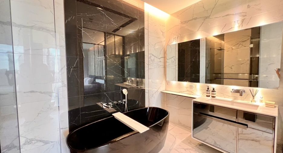 For rent 2 bedrooms condo in Watthana, Bangkok