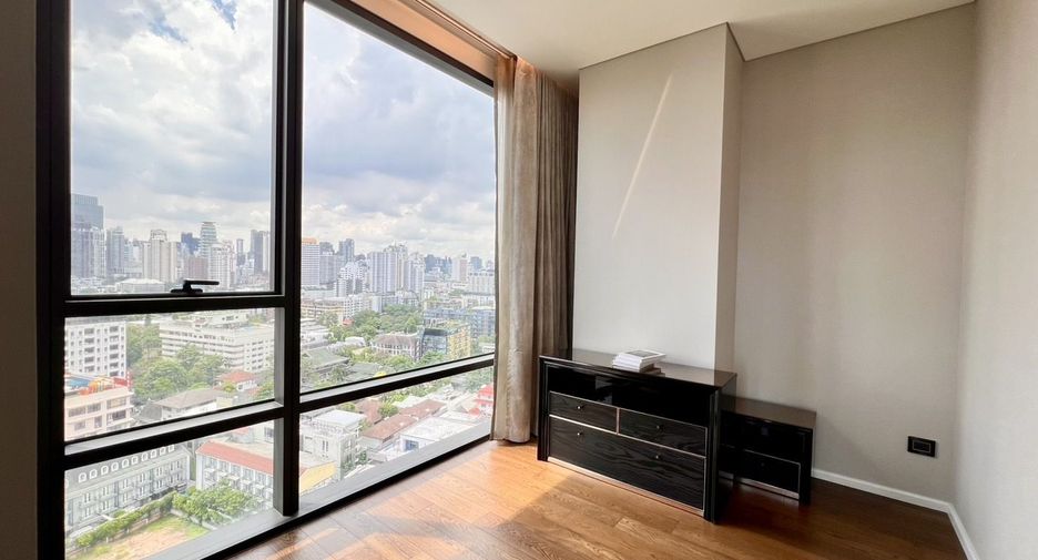 For rent 2 bedrooms condo in Watthana, Bangkok