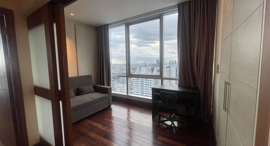 For sale 2 bedrooms condo in Sathon, Bangkok