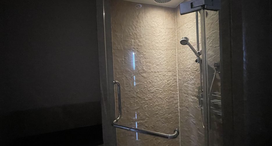 For sale 2 bedrooms condo in Sathon, Bangkok