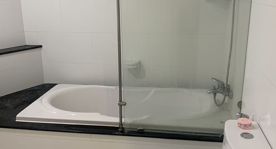 Condo en venta y en alquiler de 2 habitaciones en Bang Kho Laem, Bangkok