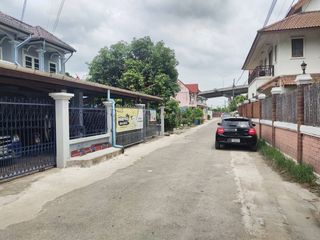 For sale 4 bedrooms townhouse in Taling Chan, Bangkok