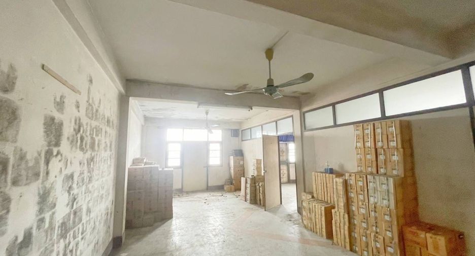 For sale 8 bedrooms house in Mueang Samut Prakan, Samut Prakan