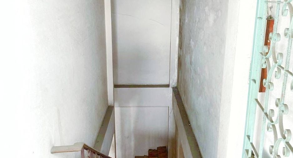 For sale 8 bedrooms house in Mueang Samut Prakan, Samut Prakan