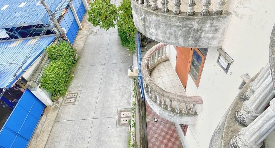 For sale 8 bedrooms house in Mueang Samut Prakan, Samut Prakan