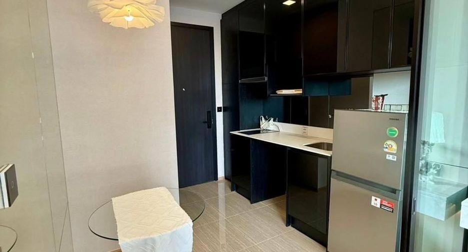 For rent 1 bed condo in Phaya Thai, Bangkok