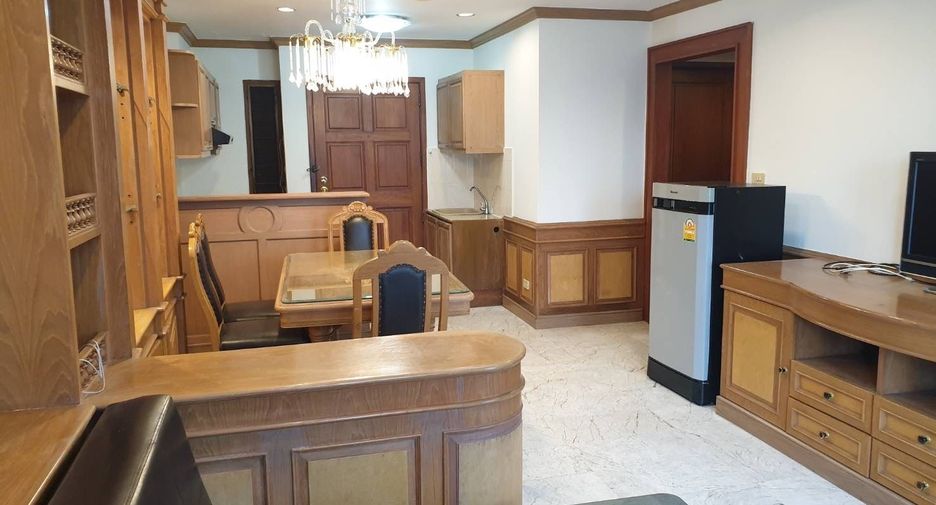 For rent 2 bedrooms condo in Bang Rak, Bangkok