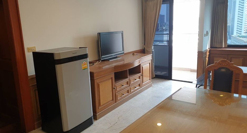 For rent 2 bedrooms condo in Bang Rak, Bangkok