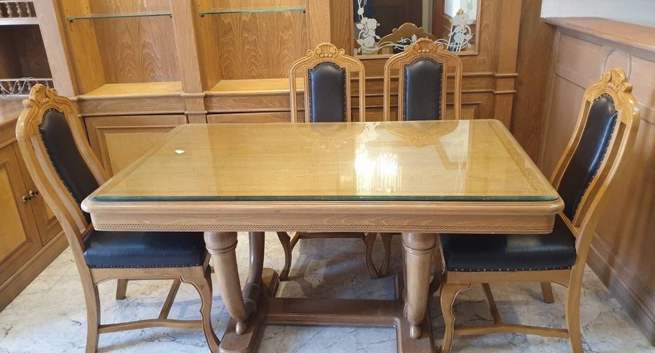 For rent 2 bedrooms condo in Bang Rak, Bangkok