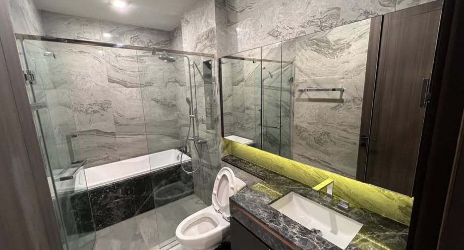 For rent 2 bedrooms condo in Khlong Toei, Bangkok