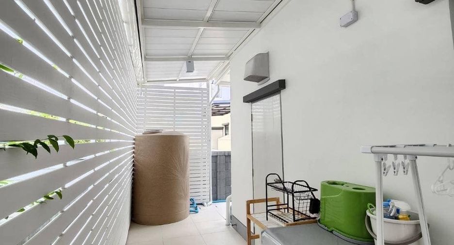À louer 4 chambres maison à Prawet, Bangkok