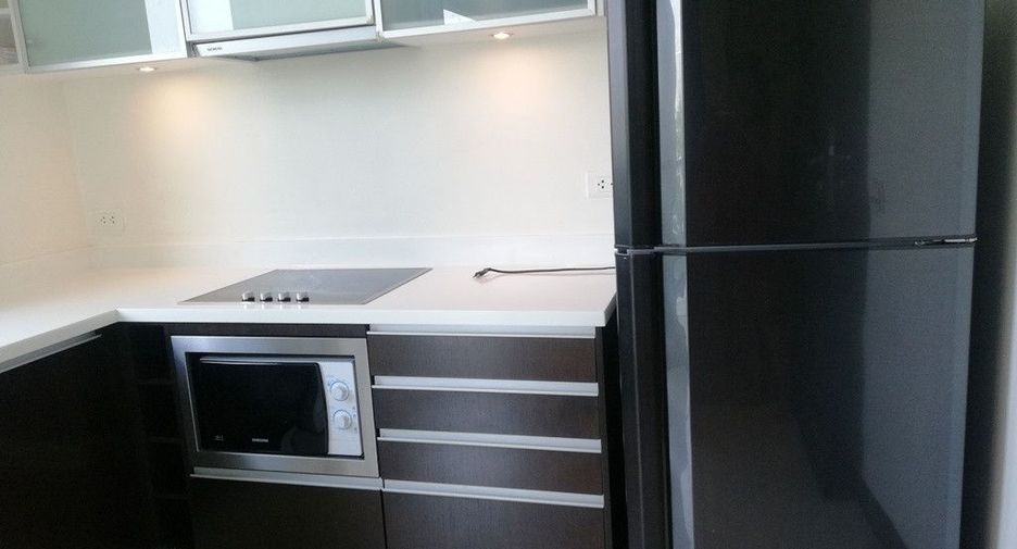For rent 2 ベッドルーム condo in Yan Nawa, Bangkok