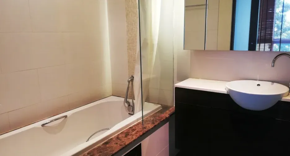 For rent 2 ベッドルーム condo in Yan Nawa, Bangkok