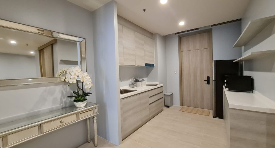 For rent 2 bedrooms condo in Pathum Wan, Bangkok
