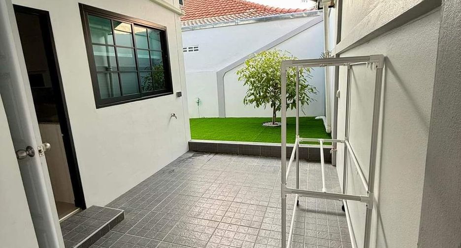 À louer 3 chambres maison à Bang Lamung, Chonburi