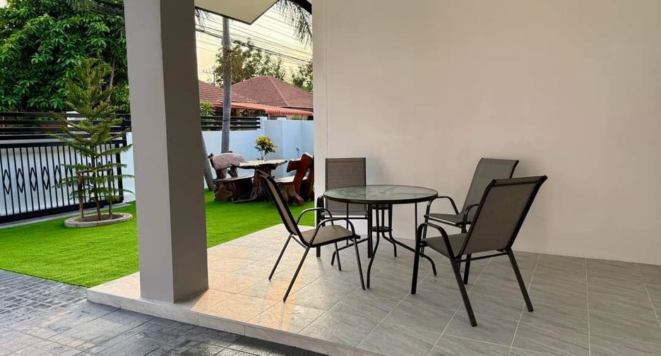 À louer 3 chambres maison à Bang Lamung, Chonburi