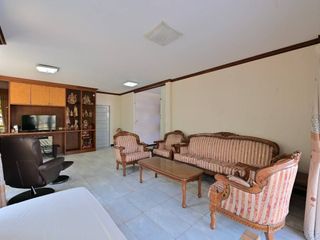 Haus zur Miete mit 3 Zimmer in Saphan Sung, Bangkok