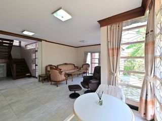 Haus zur Miete mit 3 Zimmer in Saphan Sung, Bangkok