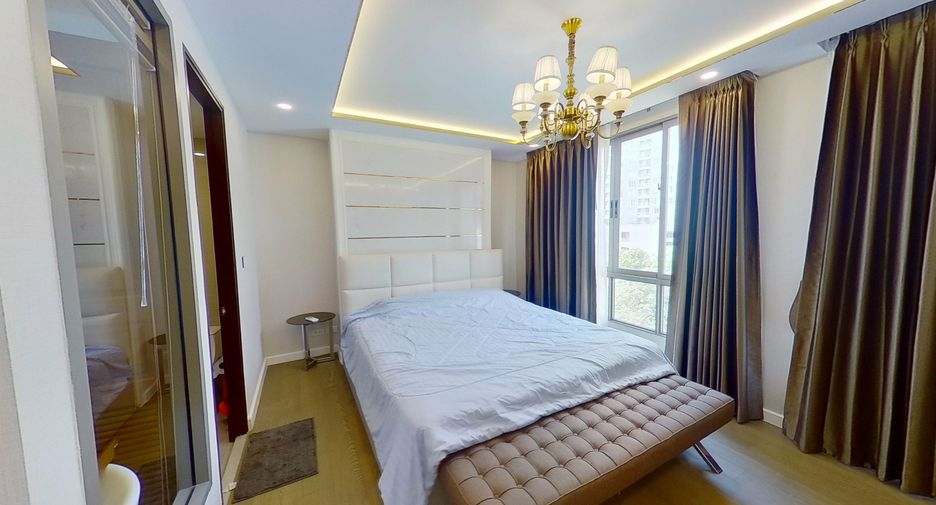 For rent 2 bedrooms condo in Huai Khwang, Bangkok
