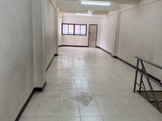 For rent 6 bedrooms retail Space in Samphanthawong, Bangkok