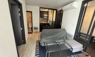 Condo en venta y en alquiler de 2 habitaciones en Huai Khwang, Bangkok