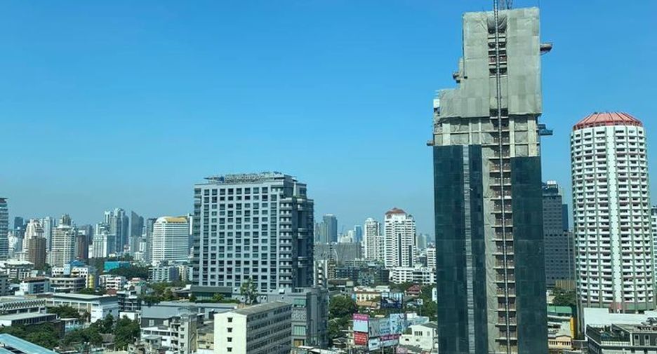 For sale 1 bed condo in Khlong Toei, Bangkok