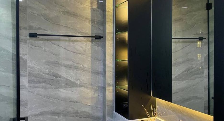 For sale 1 bed condo in Khlong Toei, Bangkok