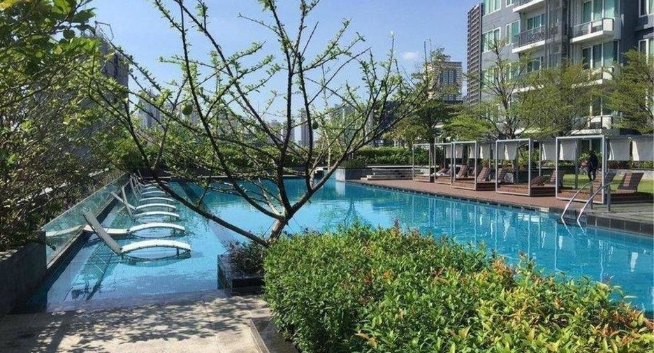 For sale 1 bed condo in Khlong Toei, Bangkok