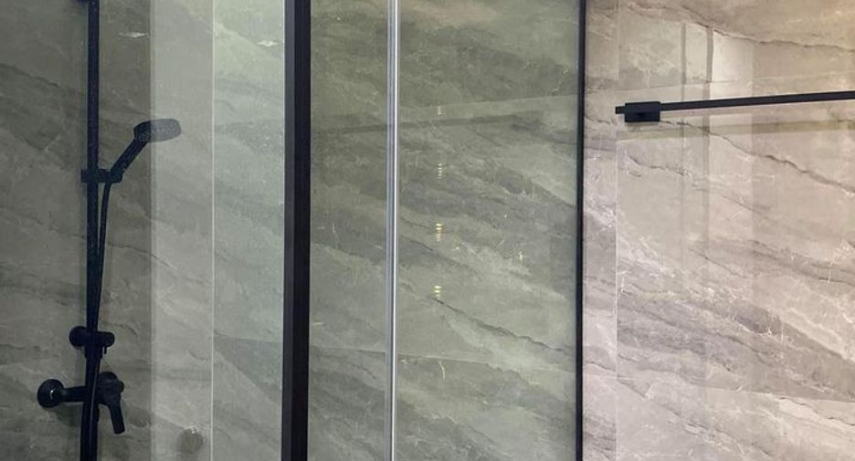 For sale 1 bed condo in Khlong Toei, Bangkok