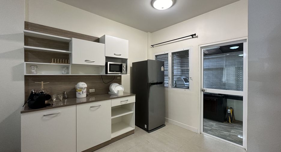 Haus zur Miete mit 3 Zimmer in Mueang Phuket, Phuket