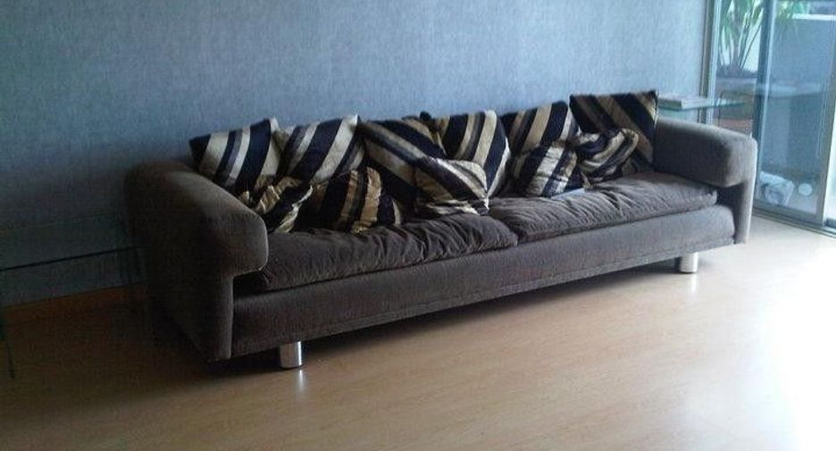 For rent 2 bedrooms condo in Khlong Toei, Bangkok