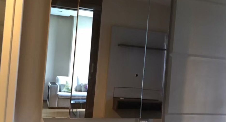 Condo en alquiler de 1 habitaciones en Sathon, Bangkok