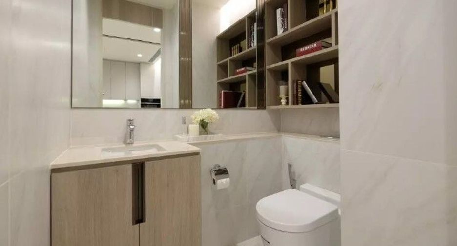 For sale 2 bedrooms condo in Khlong Toei, Bangkok
