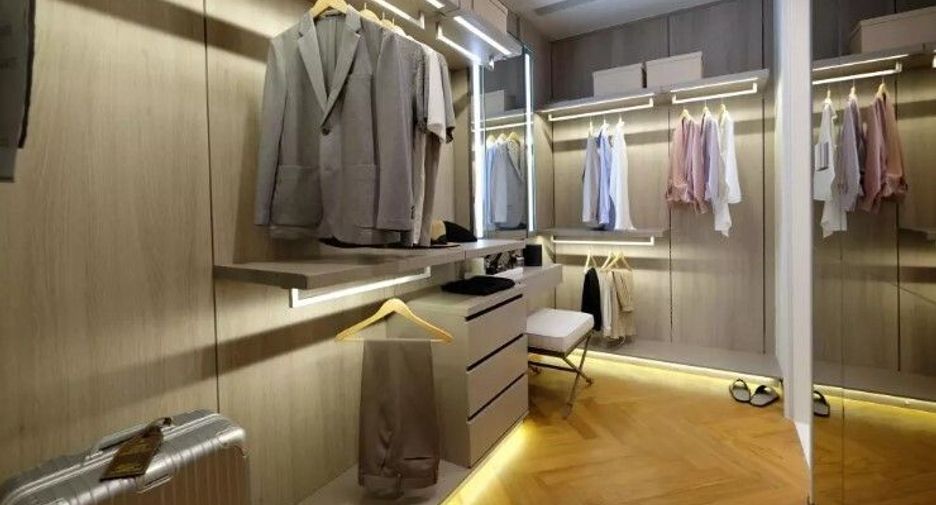 For sale 2 bedrooms condo in Khlong Toei, Bangkok