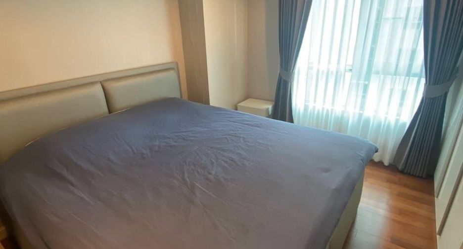For rent 2 bedrooms condo in Huai Khwang, Bangkok