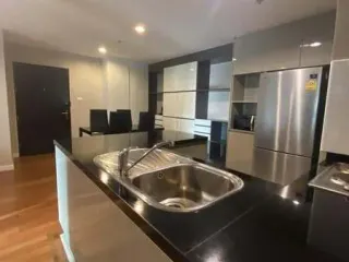For rent 2 bedrooms condo in Huai Khwang, Bangkok