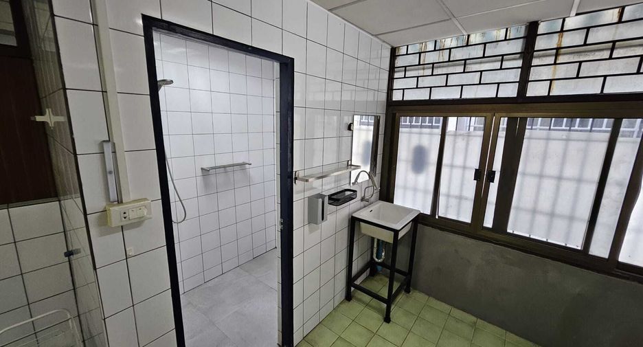 For rent retail Space in Samphanthawong, Bangkok