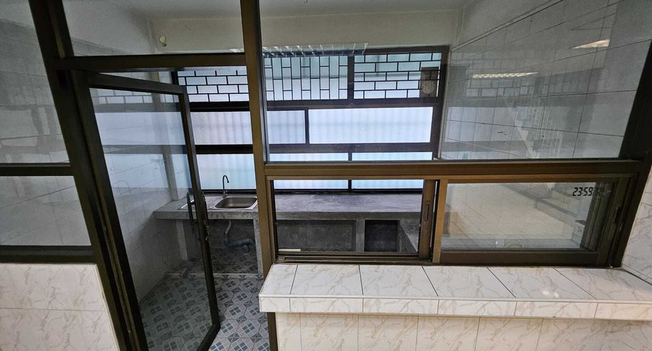 For rent retail Space in Samphanthawong, Bangkok