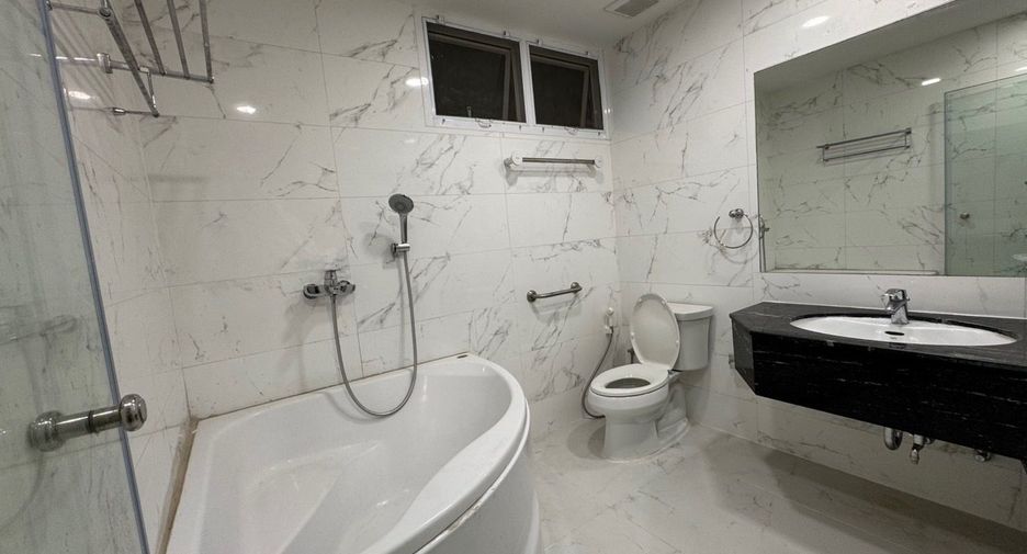 For sale 2 bedrooms condo in Pathum Wan, Bangkok