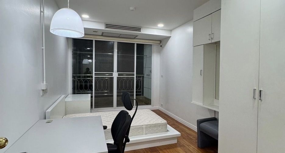 For sale 2 bedrooms condo in Pathum Wan, Bangkok