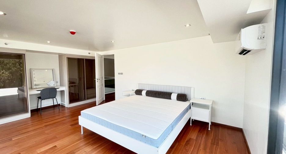 For rent 3 bedrooms condo in Bang Kho Laem, Bangkok