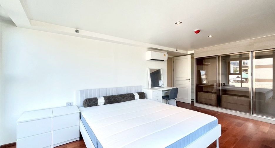 For rent 3 bedrooms condo in Bang Kho Laem, Bangkok