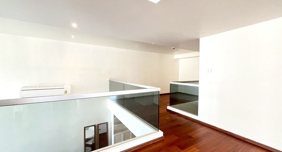 For rent 3 bedrooms condo in Bang Kho Laem, Bangkok