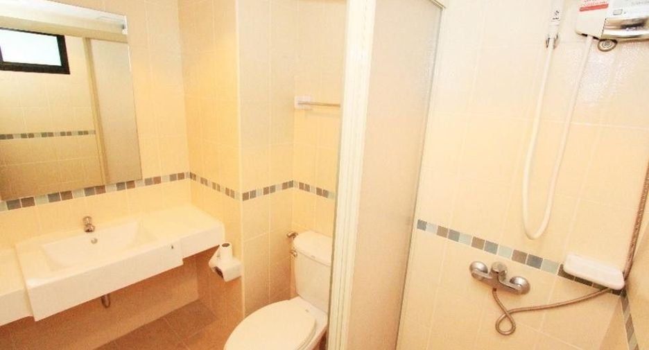 For sale 2 bedrooms condo in Yan Nawa, Bangkok
