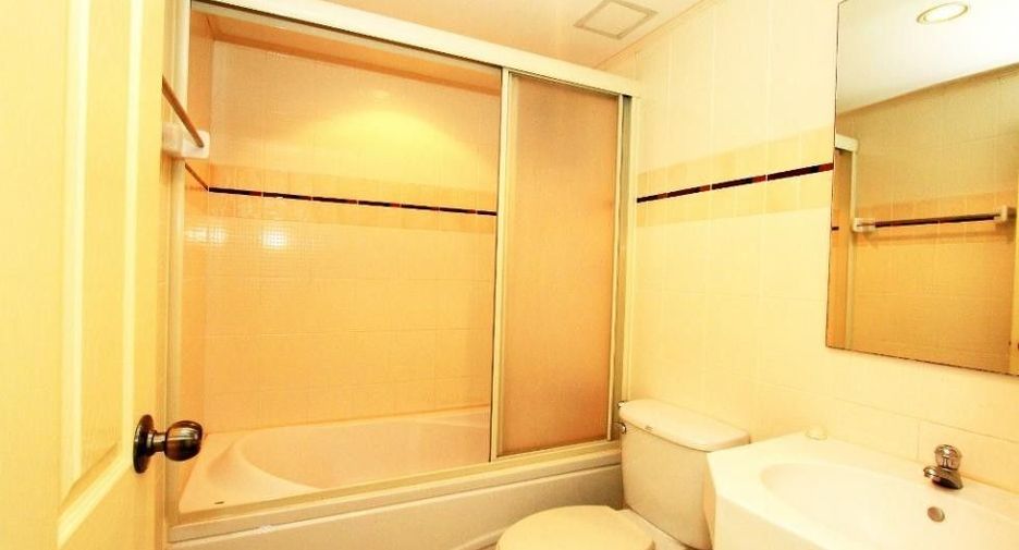 For sale 2 bedrooms condo in Yan Nawa, Bangkok