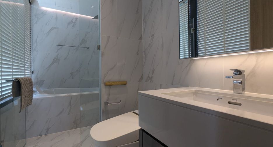 For rent 2 bedrooms condo in Watthana, Bangkok