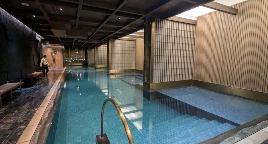 For rent 2 bedrooms condo in Watthana, Bangkok