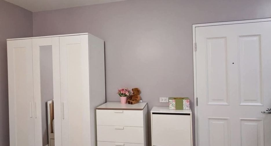 For rent studio condo in Phra Khanong, Bangkok