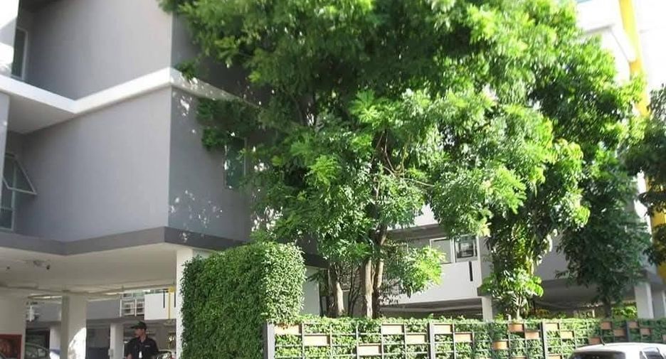 For rent studio condo in Phra Khanong, Bangkok