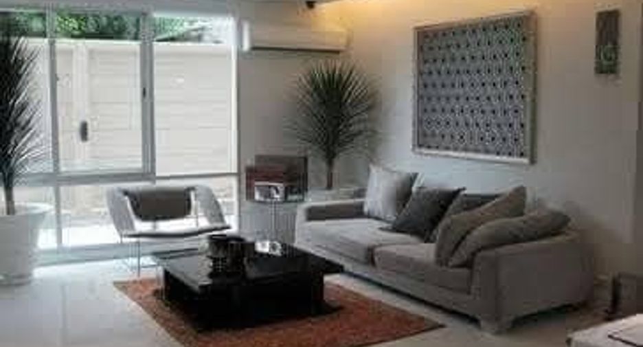 For rent studio condo in Phra Khanong, Bangkok